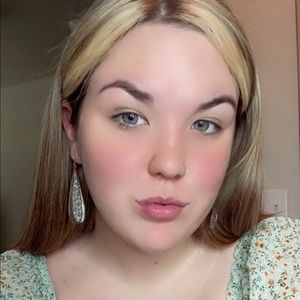 Meet your Posher, Savannah